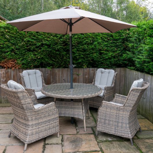 LG Outdoor Everley 4 Seat Set with Parasol