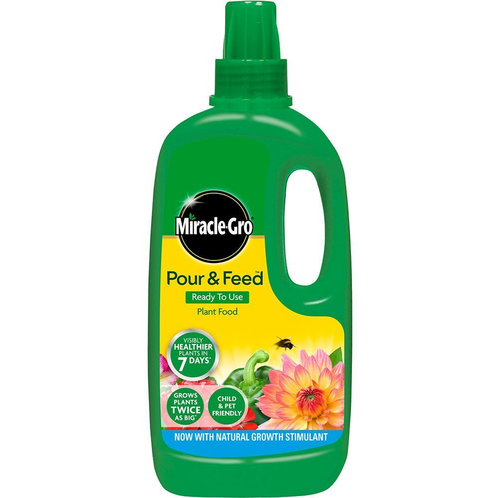 Miracle-Gro® Pour & Feed Ready to Use Plant Food 1L